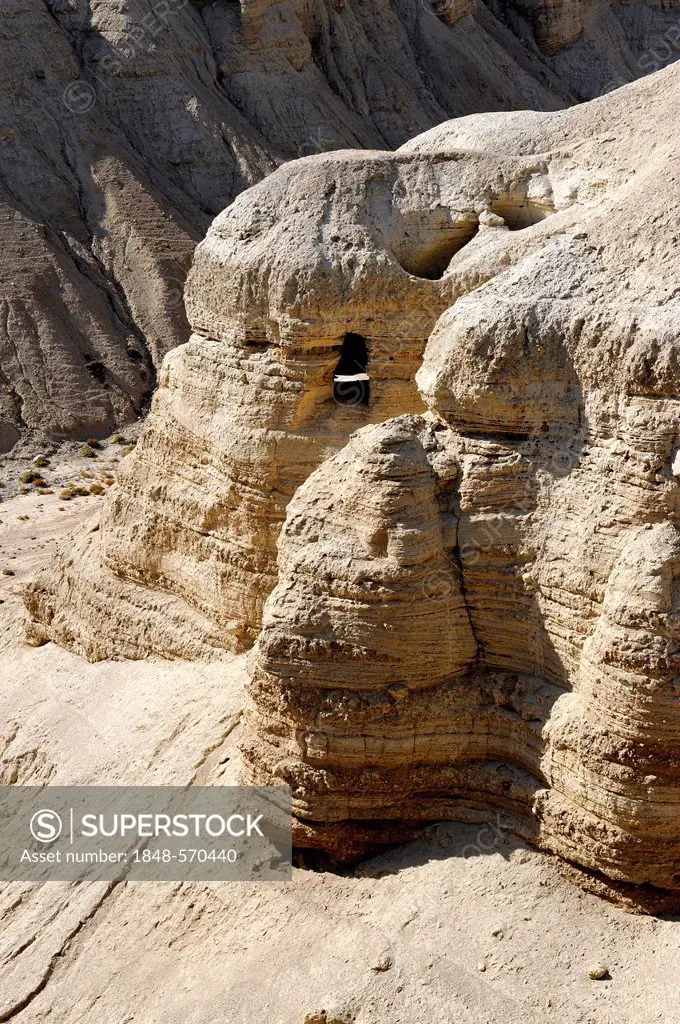Cave No. 4 in Qumran, the site where the Dead Sea Scrolls where discovered, Israel, Middle East, Asia Minor, Asia