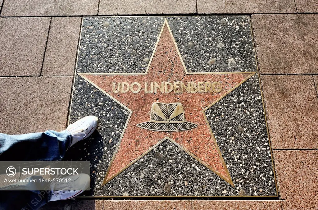 Star in the style of the stars on Hollywood Boulevard for Udo Lindenberg on the Reeperbahn in St. Pauli, Hamburg, Germany, Europe