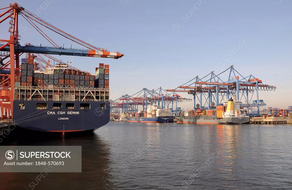 Container ships in the Port of Hamburg, Hamburg, Germany, Europe