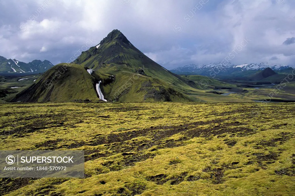 Mountain Storhiver in Álftavatn, Laugavegur hiking trail, Fjallabak nature reserve, highland, Iceland, Europe
