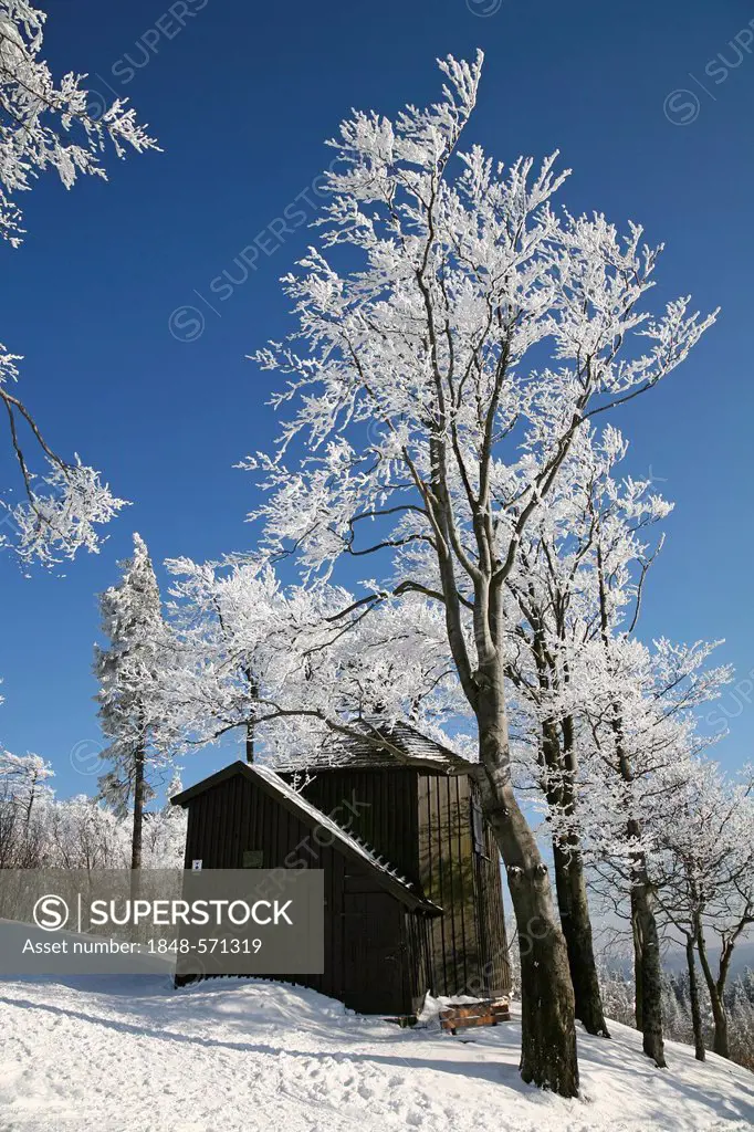 Goethe Hut, former hunting lodge, in winter, on Mt Kickelhahn near Ilmenau, Thuringian Forest, Thuringia, Germany, Europe