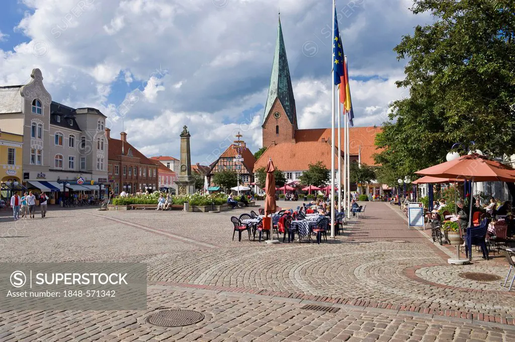 Marktplatz square with Sankt Michaeliskirche church, Eutin, Switzerland Holstein, Schleswig-Holstein, Germany, Europe