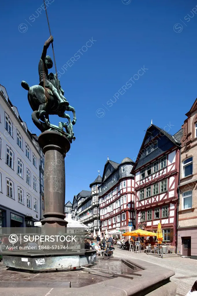 Market well and half-timbered houses in the historic town centre, Marburg, Hesse, Germany, Europe, PublicGround