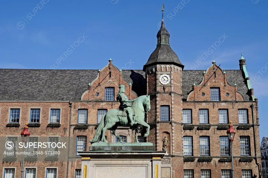 Jan Wellem Monument, Old Town Hall, Duesseldorf, North Rhine-Westphalia, Germany, Europe