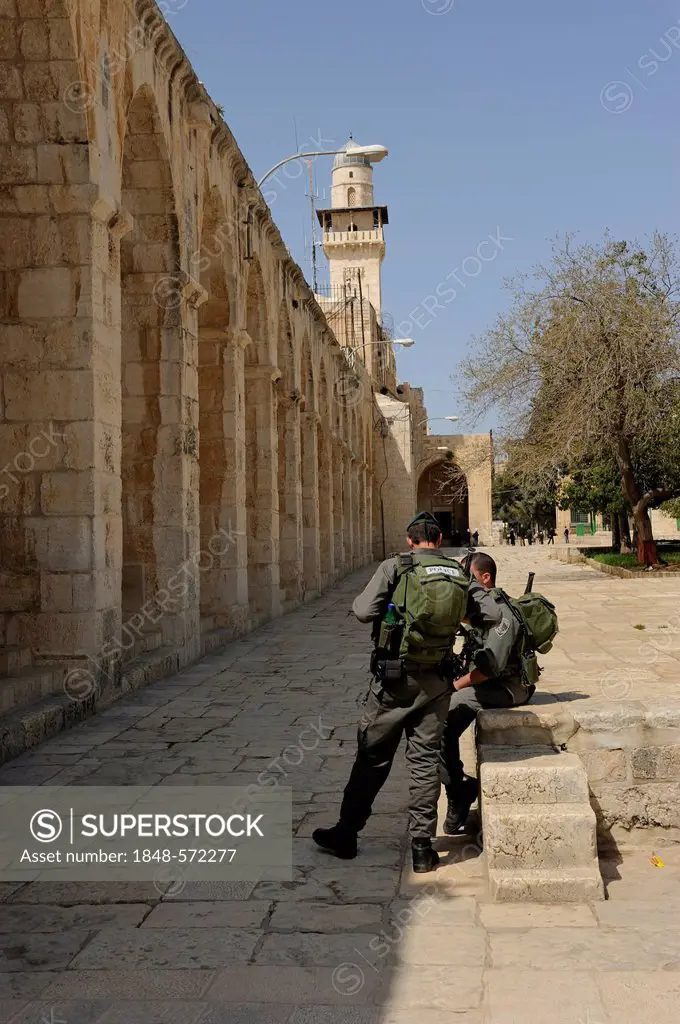 Jewish soldiers on the Temple Mount guarding the area, Muslim Quarter, Old City, Jerusalem, Israel, Middle East