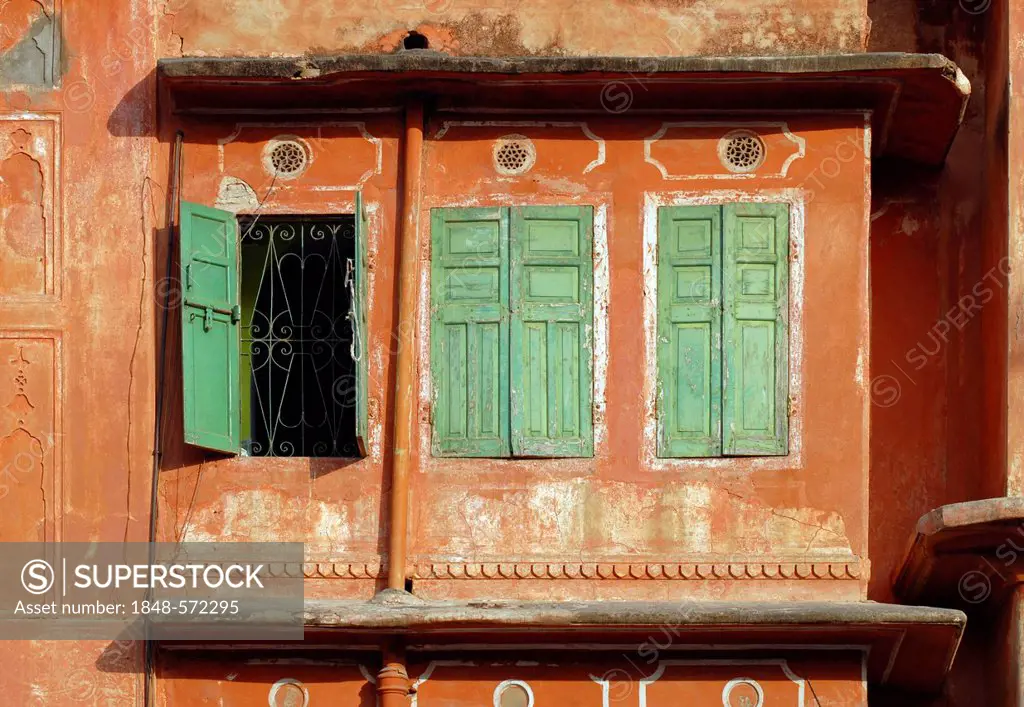 Green windows in the Pink City of Jaipur, Rajasthan, India, Asia