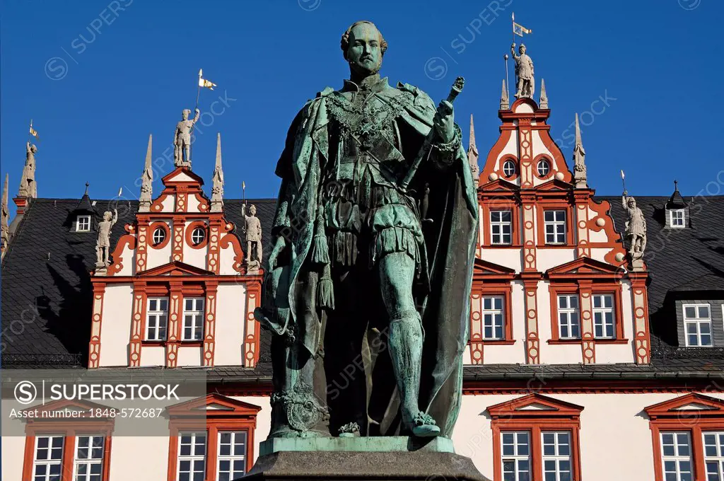 Prince Albert Memorial from 1865, present from Queen Victoria to the citizens of Coburg, Stadthaus Renaissance building at back, Coburg, Upper Francon...