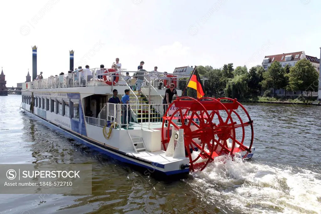 Paddle steamer on the River Spree, Berlin, Germany, Europe