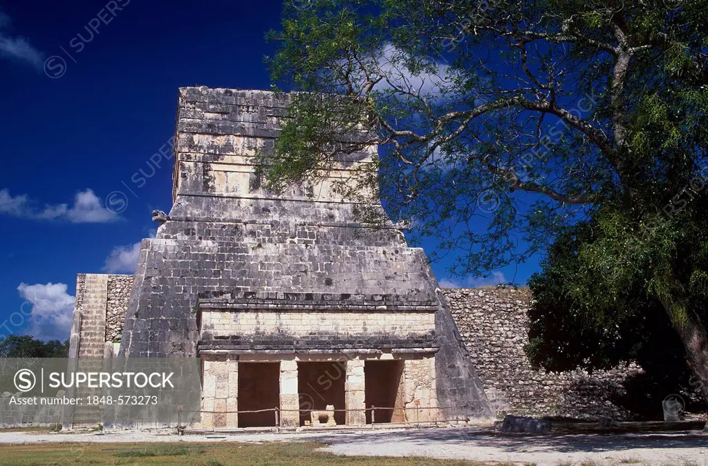 Temple of the Jaguars, Mayan ruins of Chichen Itza, Yucatan, Mexico, North America