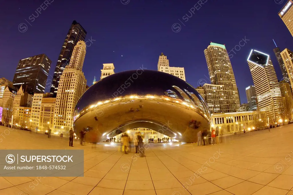 Cloud Gate in the evening, Chicago, Illinois, USA, North America