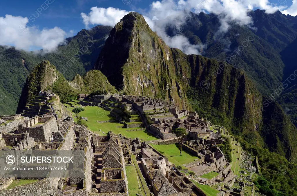 Inca ruins of Machu Picchu in the Andes, UNESCO World Heritage Site, Urubamba Valley, near Cusco, Cuzco, Peru, South America