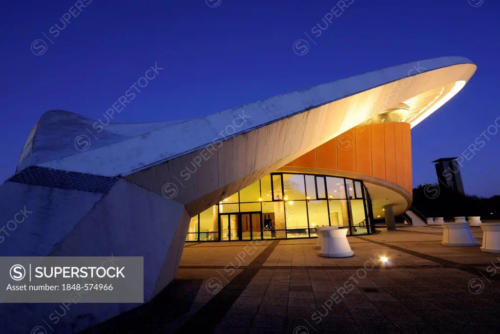 Haus der Kulturen der Welt, House of the Cultures of the World, former Berlin Congress Hall, also called pregnant oyster, built as part of the Interba...