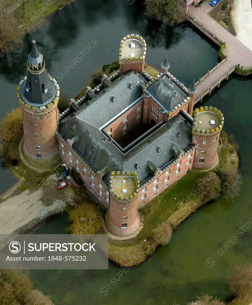 Aerial view, Wasserschloss Moyland, a moated castle, Museum Moyland, Bedburg-Hau, Lower Rhine, North Rhine-Westphalia, Germany, Europe