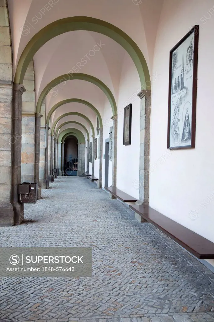 Cloister, Wallfahrtsbasilika Mariae Heimsuchung basilica, pilgrimage church, a neo-Romanesque three-aisled hall church, Werl, a place of pilgrimage, S...