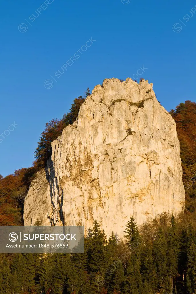 Zuckerhut Fels, sugar loaf rock, near Beuron, Upper Danube Nature Park, Upper Danube Valley, Sigmaringen district, Baden-Wuerttemberg, Germany, Europe