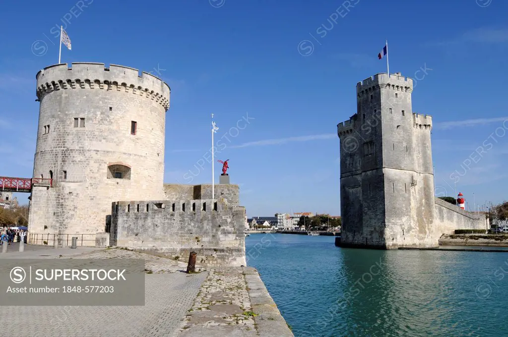 Tour de la Chaine and Tour Saint Nicolas, towers, harbour, La Rochelle, Charente-Maritime, Poitou-Charentes, France, Europe, PublicGround