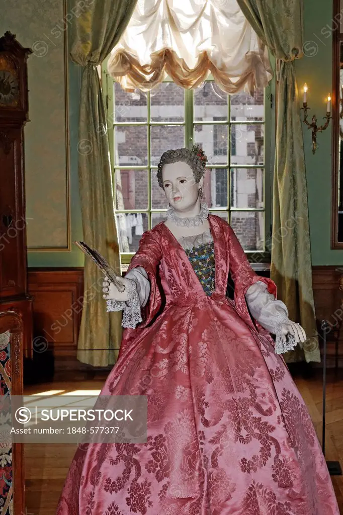 Female mannequin dressed in Rococo style, in a salon, 18th Century, Kasteel Hoensbroek, Limburg, The Netherlands, Europe