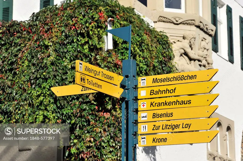 Signpost, Traben district, Traben-Trarbach, Mosel wine region, Rhineland-Palatinate, Germany, Europe
