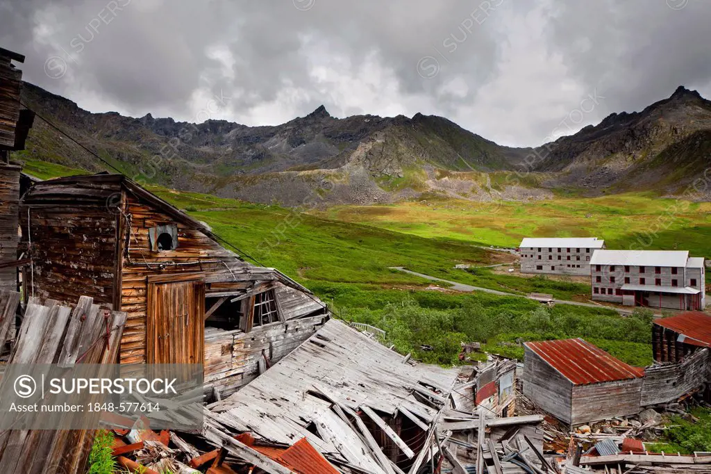 Independence Mine, old gold mine, in Talkeetna Mountains in Alaska, USA, North America