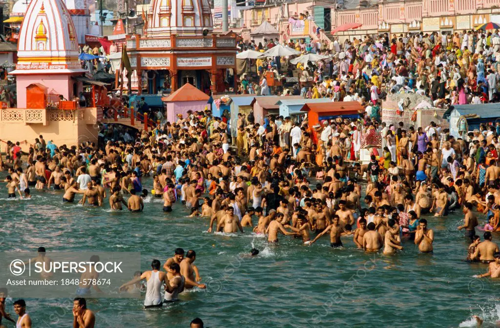 Har Ki Pauri Ghat, the famous bathing ghat in Haridwar, Uttarakhand, formerly Uttaranchal, India, Asia