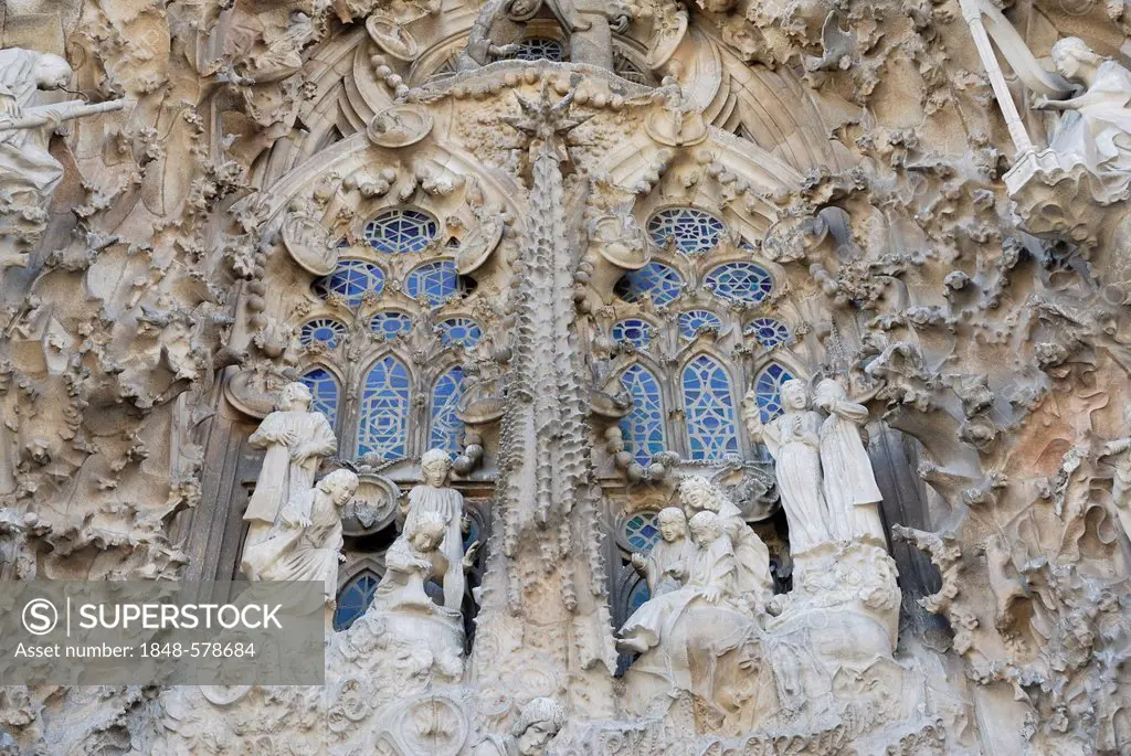 Sculptures of the Birth Facade, La Sagrada Família, Basílica i Temple Expiatori de la Sagrada Família, Basilica and Expiatory Church of the Holy Famil...