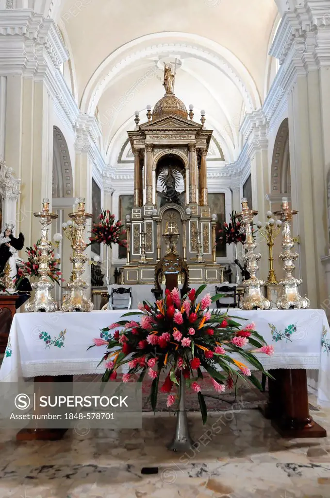 Altar area, Catedral de la Asuncion, 1860, Leon, Nicaragua, Central America