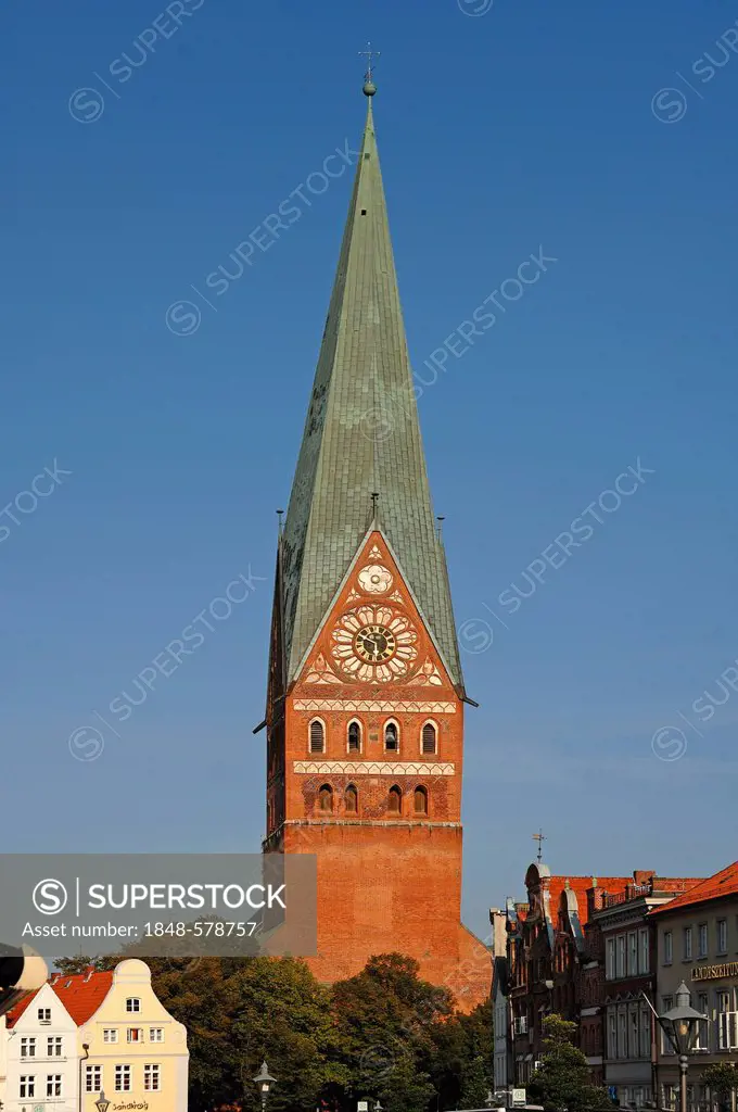 Johanniskirche church, Brick Gothic, five-aisled Gothic church, built 1289-1470, Am Sande, Lueneburg, Lower Saxony, Germany, Europe