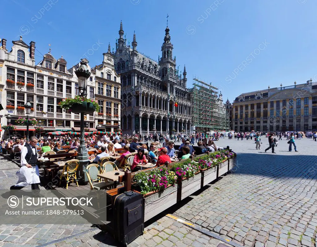 Tourists on the terrace of a restaurant on Grote Markt square, Grand Place, UNESCO World Heritage Site, Brussels, Belgium, Benelux, Europe