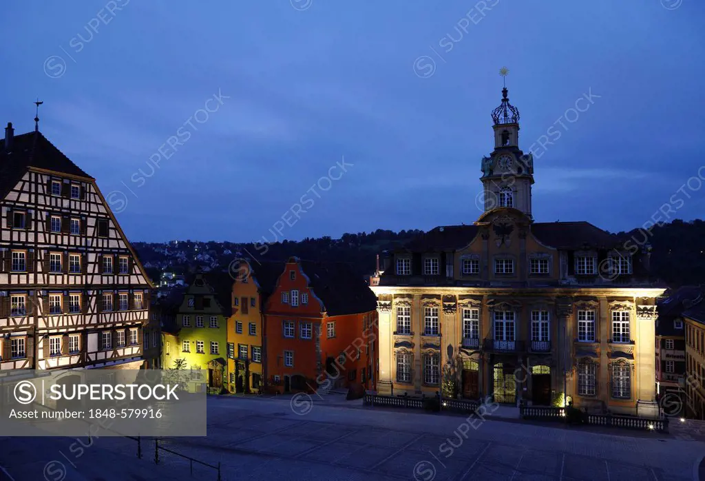 Market square with the Baroque town hall and Clausnitzerhaus building, old town of Schwaebisch Hall, Baden-Wuerttemberg, Germany, Europe