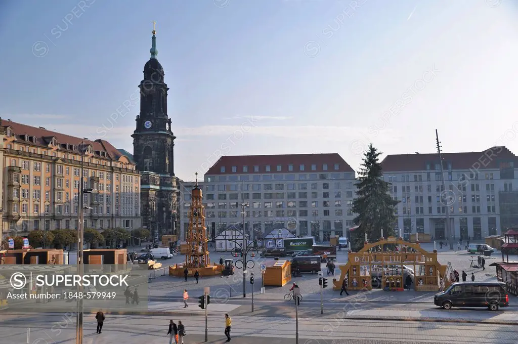 Striezelmarkt Christmas market is being set up, Altmarkt square in Dresden, Saxony, Germany, Europe