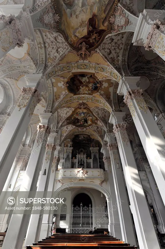 Organ and ceiling frescoes, Heilig-Geist-Kirche, Holy Spirit Church, Viktualienmarkt, Munich, Bavaria, Germany, Europe