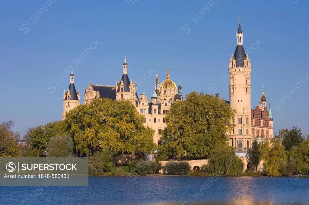 Schwerin Castle, Schwerin, Mecklenburg-Western Pomerania, Germany, Europe