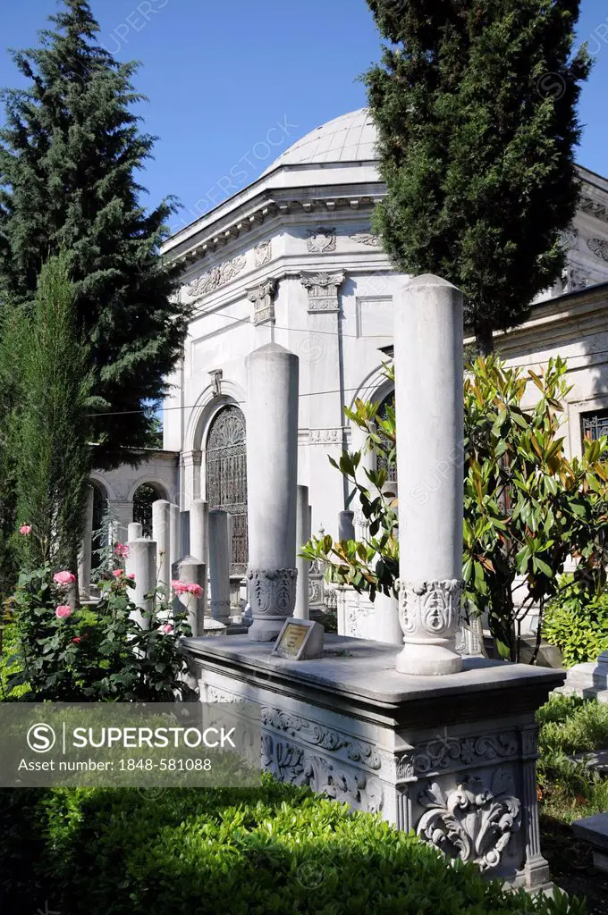 Sultan Mahmud II cemetery, old town, Istanbul, Turkey, Europe