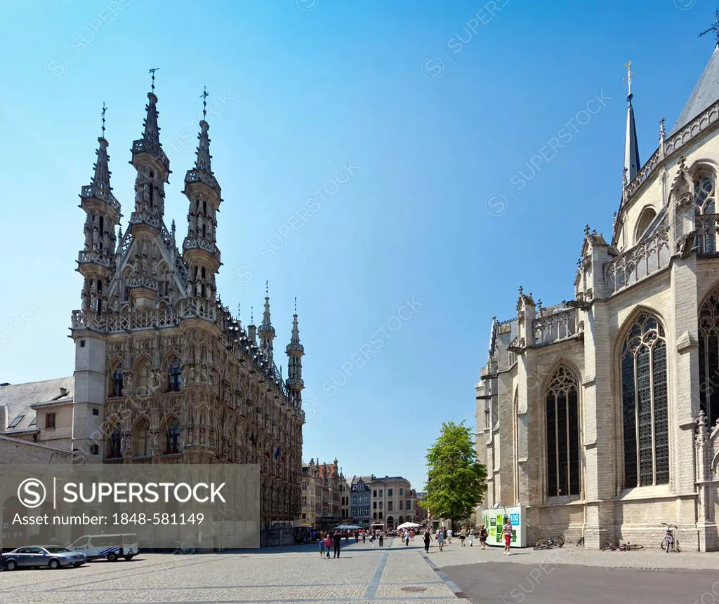 Church of St Pieter, Sint-Pieterskerk church and the Gothic town hall on Grote Markt square, street cafes, Leuven, Belgium, Europe