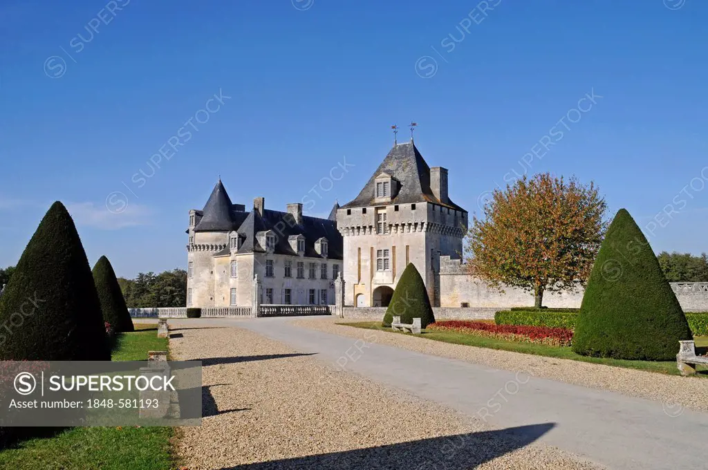 Chateau de la Roche Courbon, castle, Saint Porchaire, Saintes, Charente-Maritime, Poitou-Charentes, France, Europe