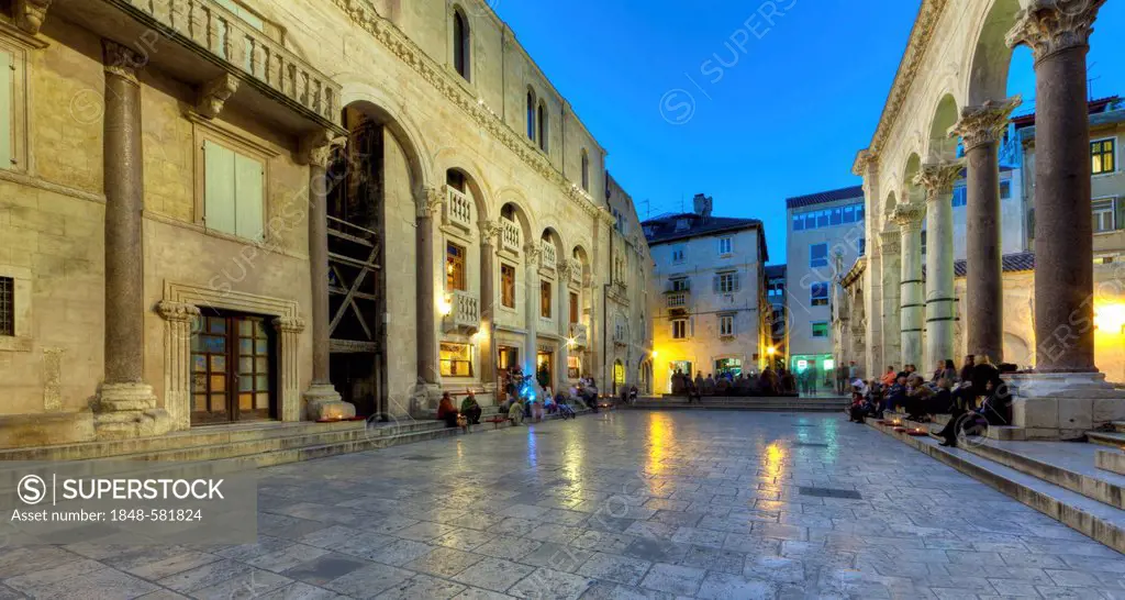 Historic district, Diocletian's Palace, square between the peristyle and the cathedral, Split, central Dalmatia, Adriatic coast, Croatia, Europe, Publ...