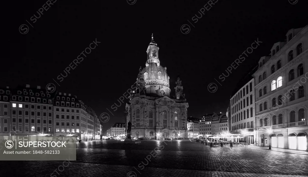 Frauenkirche, Church of Our Lady and Neumarkt square at night, Dresden, Saxony, Germany, Europe