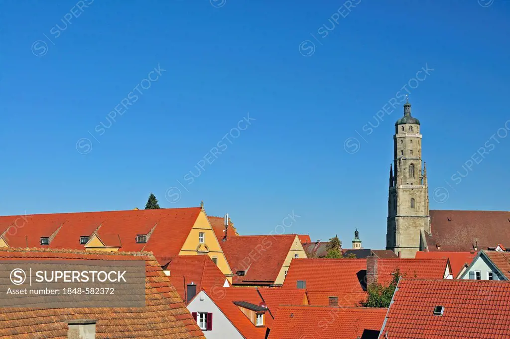 Protestant Church of St. George with the 89.5 m high church steeple, also known as Daniel tower, Noerdlingen, Donau-Ries, Bavarian Swabia, Bavaria, Ge...