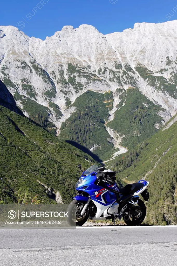 Motorbike, Suzuki GSX-R 650 on the Hahntennjoch ridge, which connects the upper Inn valley and the Lech valley, Austria, Europe