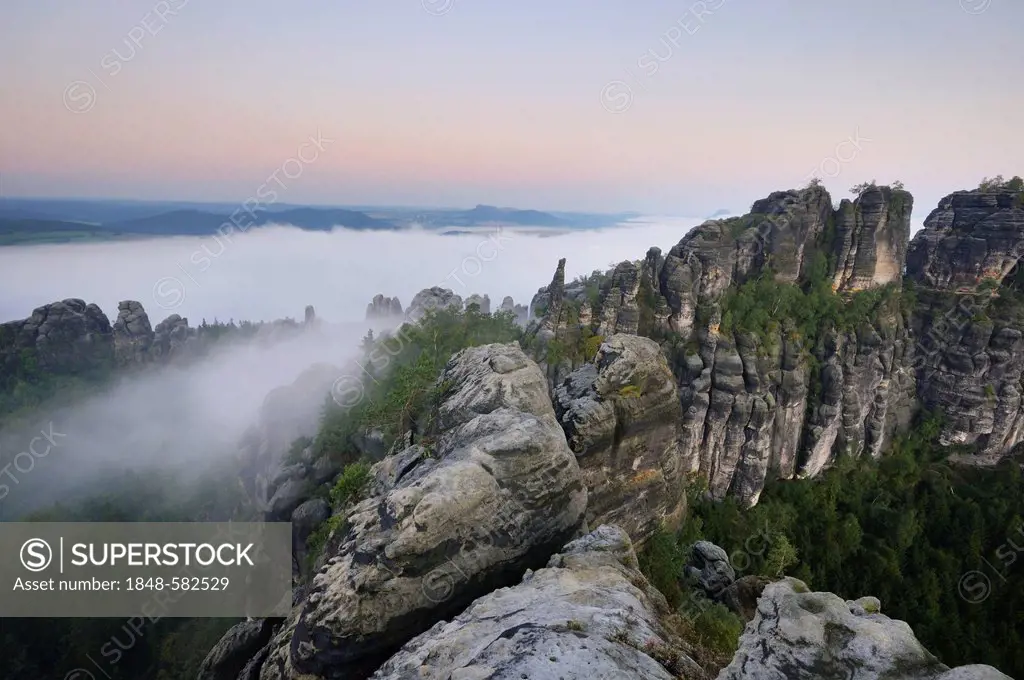 Fog in the Elbe Valley, Schrammsteine group of rocks, Saxon Switzerland, Saxony, Germany, Europe