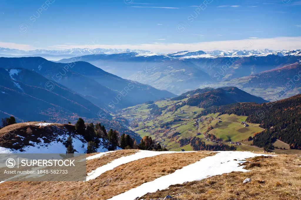 View from the Kofelwiesen meadows along the Herrensteig Trail overlooking the Valle di Funes valley, Alto Adige, Italy, Europe