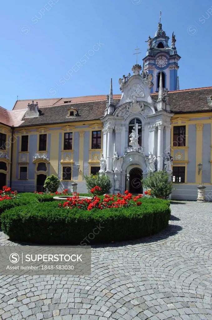 Inner courtyard, monastery, Duernstein Abbey, Wachau valley, Lower Austria, Austria, Europe