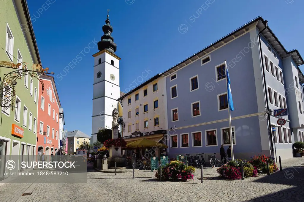 City centre and St. Martin parish church, Waging, Upper Bavaria, Bavaria, Germany, Europe