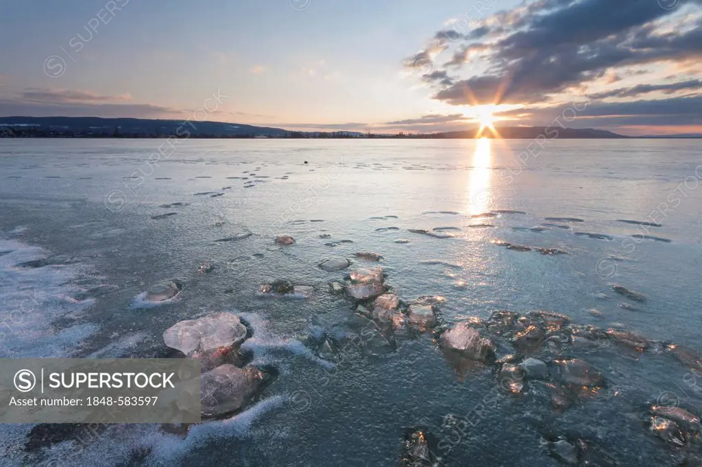 Ice blocks on Lake Constance at sunset, Allensbach, Baden-Wuerttemberg, Germany, Europe