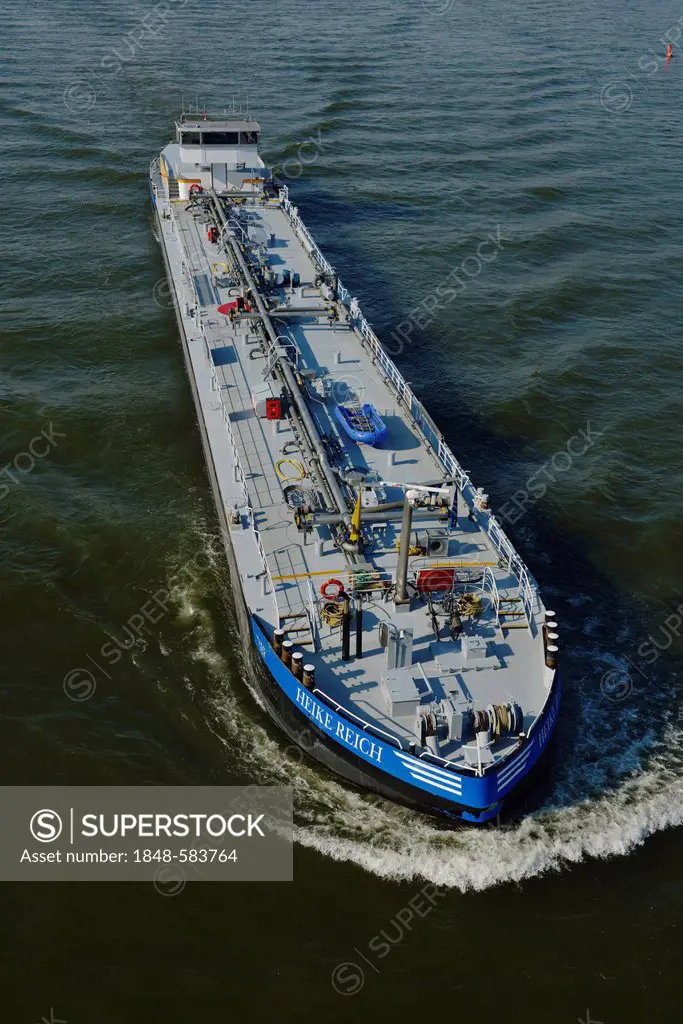 Heike Reich motor vessel, tanker, at full speed on the Rhine River, North Rhine-Westphalia, Germany, Europe