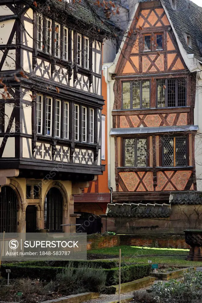 Courtyard of the Musée de l'Oeuvre Notre-Dame museum, Hans Haag Passage, historic town centre, Strasbourg, Bas-Rhin, Alsace, France, Europe, PublicGro...
