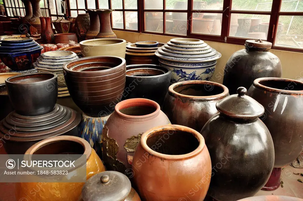 Pottery for sale, pottery village of Bat Trang, Hanoi, Vietnam, Southeast Asia, Asia