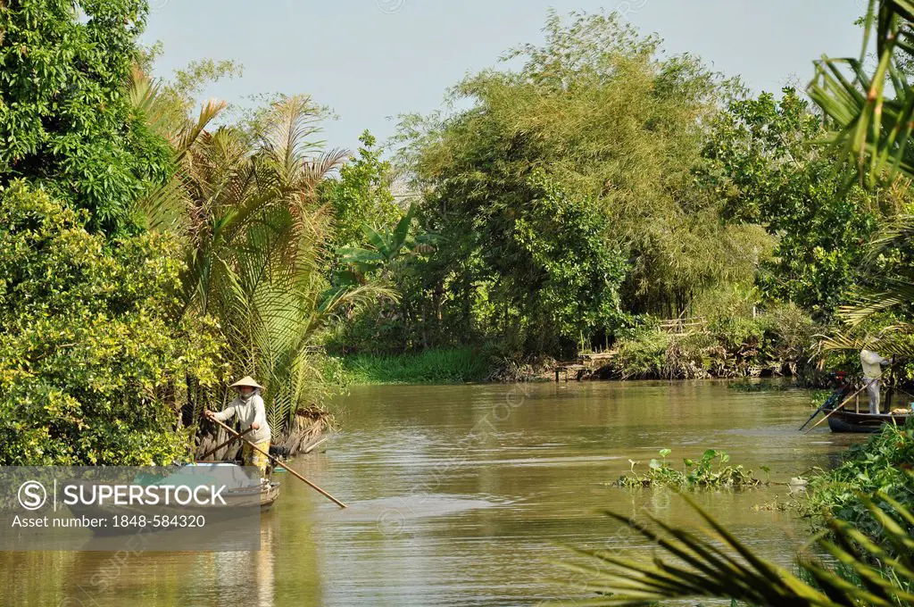 Branch of the river in the Mekong Delta, traditional rowing boat, Can Tho, Mekong Delta, Vietnam, Southeast Asia, Asia
