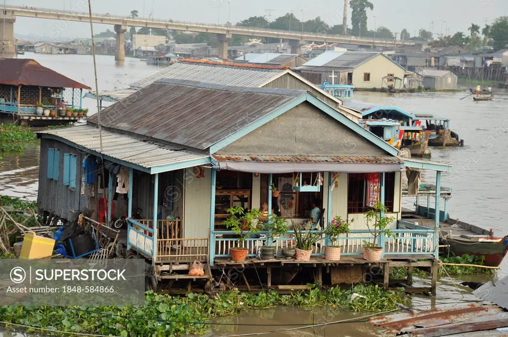 House boat on the Mekong River, Chau Doc, Mekong Delta, Vietnam, Southeast Asia, Asia
