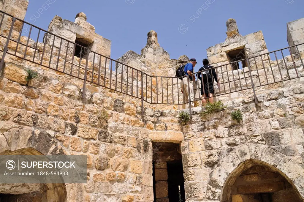 Tourists on the Ramparts Walk, Old City of Jerusalem, Israel, Middle East, Southwest Asia